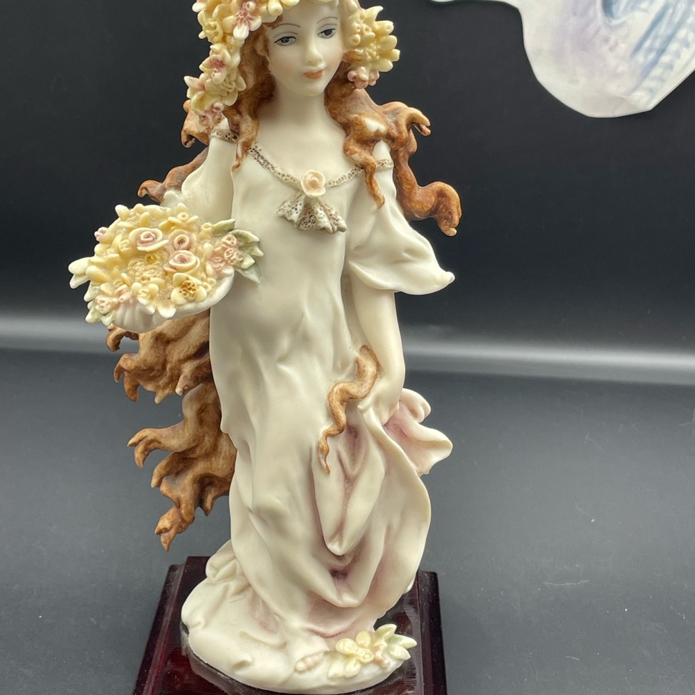 Giuseppe Armani Lady Four Seasons Figurine: Spring